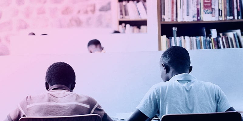 פירות הגלובליזציה: אתגר החינוך במדינה רב־לשונית